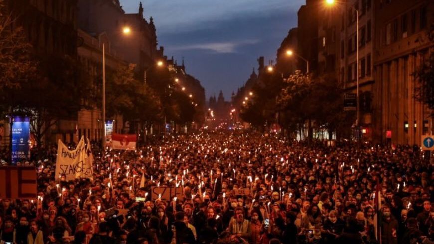 Tisíce maďarských studentů demonstrovaly v Budapešti